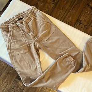 Like New American Eagle Jegging Jogger, Size 4 in Taupe